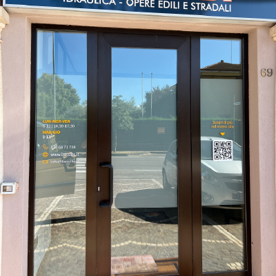 Decorazione Vetrine Bussi - Adesivi intagliati, fondo sabbiato 