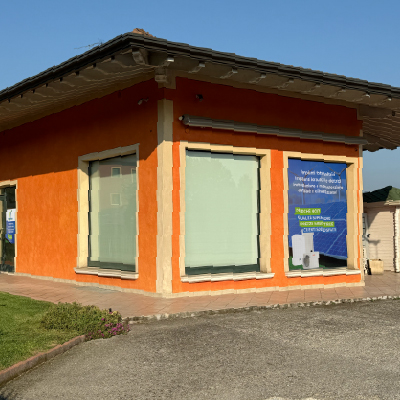 Decorazione Vetrine Hydro Tech - Adesivi Intagliati E One-Way