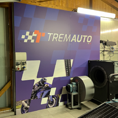 Decorazione Interni Tremauto - Rivestimento parete con pannellatura stampata