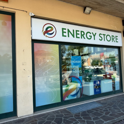 Realizzazione Insegna luminosa a lettere traforate - Energy Store